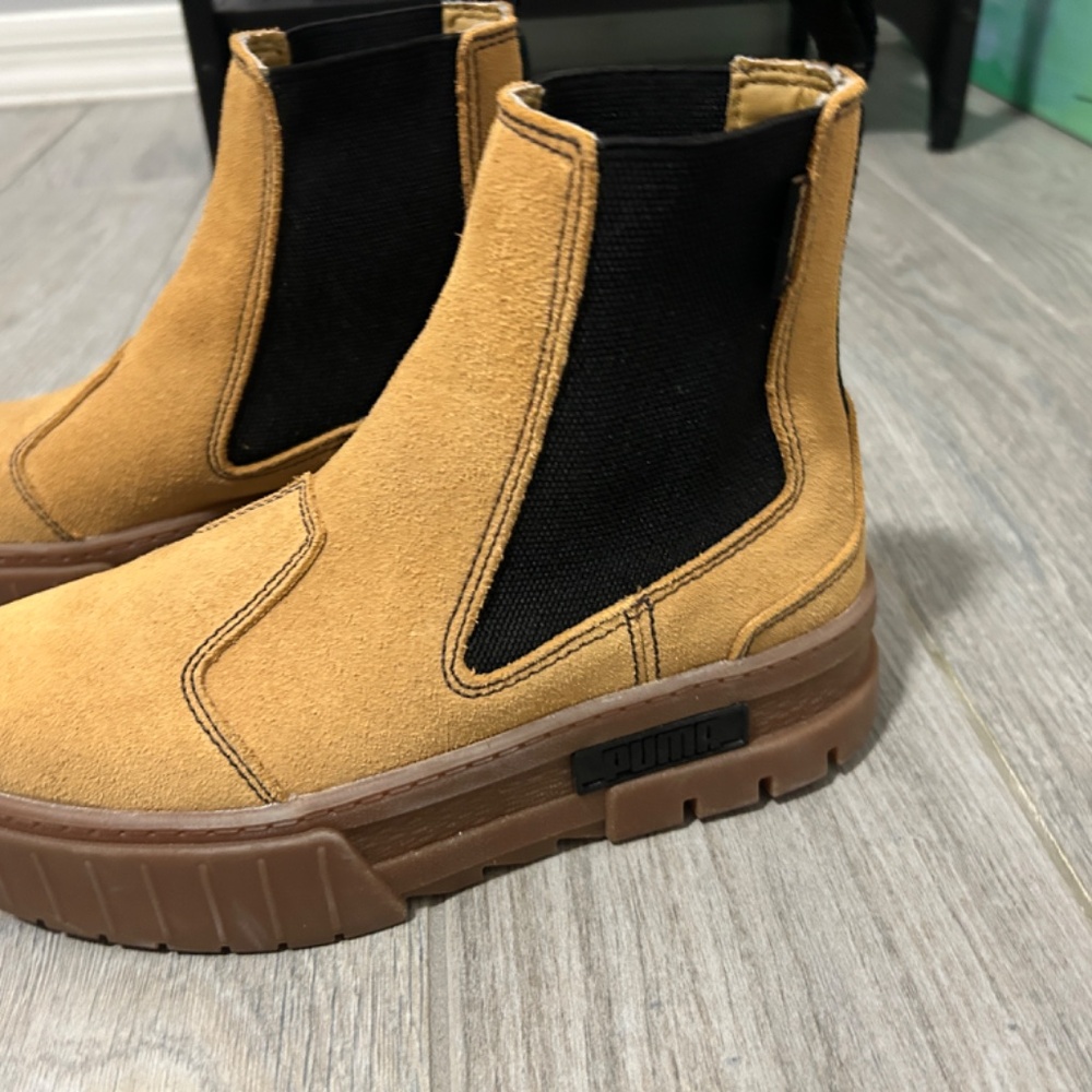 LIKE NEW! Women's Puma Mayze Tan Suede Platform Ankle Boot - 6 - Picture 4 of 14